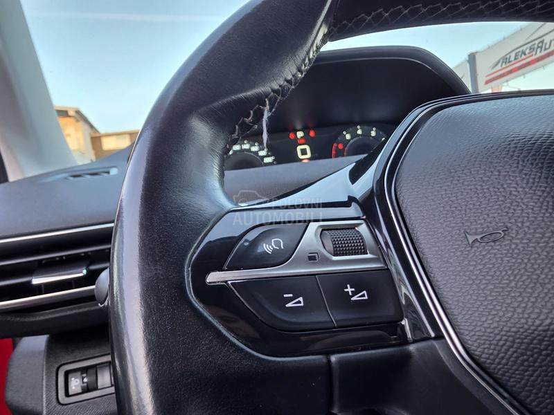 Peugeot 3008 1.2/AUT/ALLURE