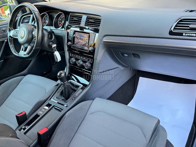 Volkswagen Golf 7 R LINE/LED/NAV/XEN