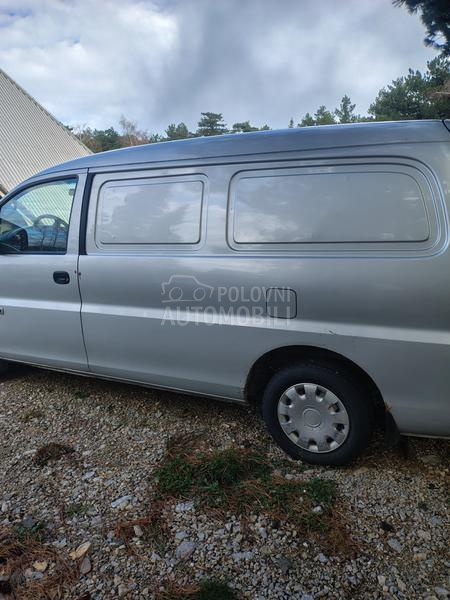 Hyundai H-1 2.5trd