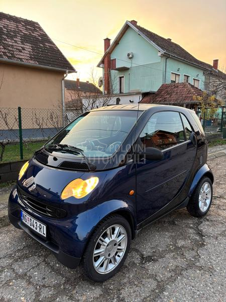Smart ForTwo 127.000- 0,7 ben zin