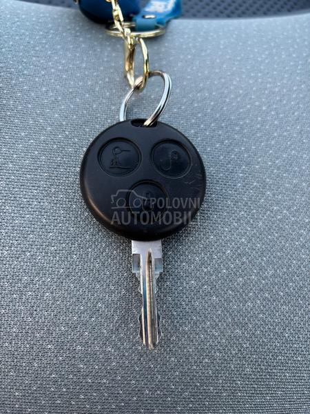 Smart ForTwo 127.000- 0,7 ben zin