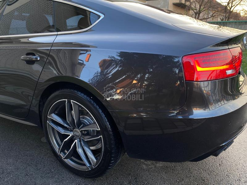 Audi A5 2.0 TDI/S-line/NAV