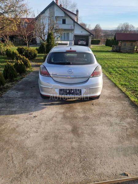 Astra H GTC gepek vrata siva