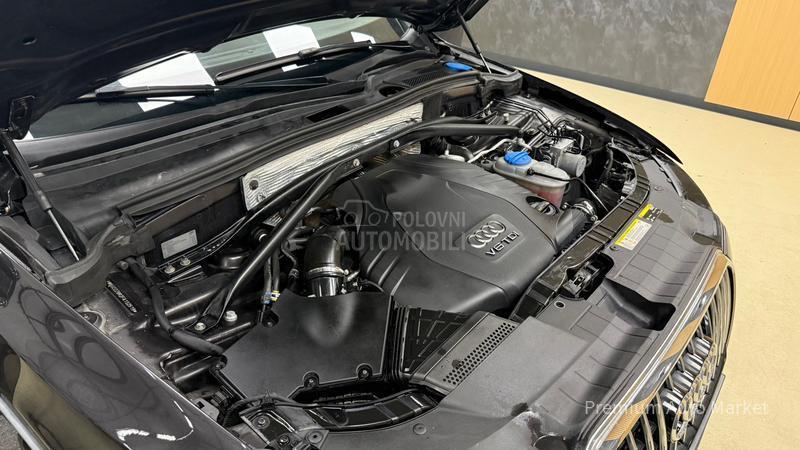 Audi Q5 //3.0 TDI/S LINE/NOV