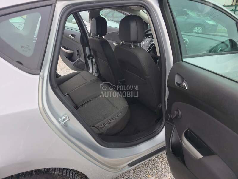 Opel Astra J 1.4 Edition