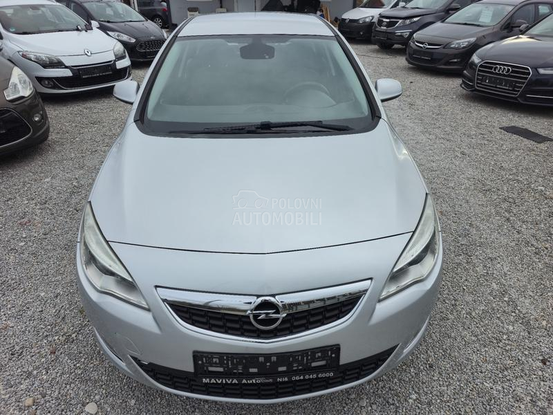 Opel Astra J 1.4 Edition