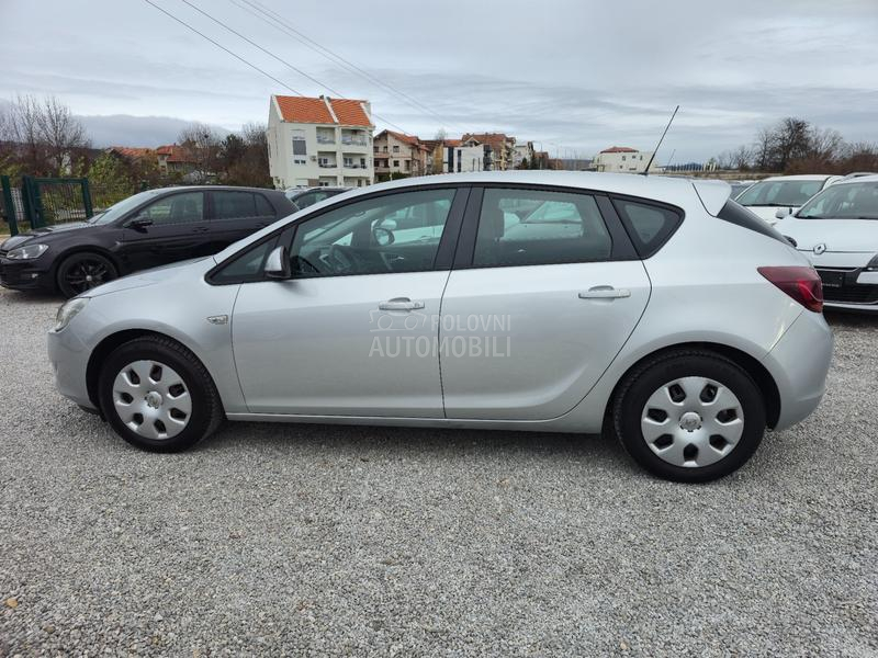 Opel Astra J 1.4 Edition