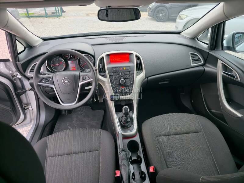 Opel Astra J 1.4 Edition