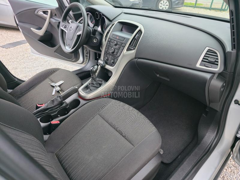 Opel Astra J 1.4 Edition