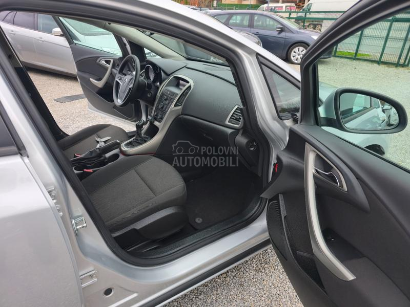 Opel Astra J 1.4 Edition