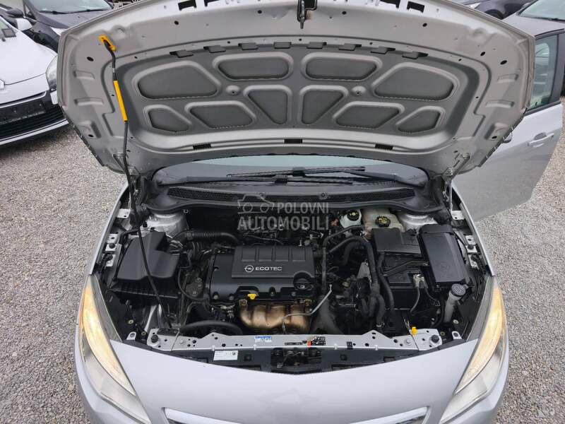 Opel Astra J 1.4 Edition