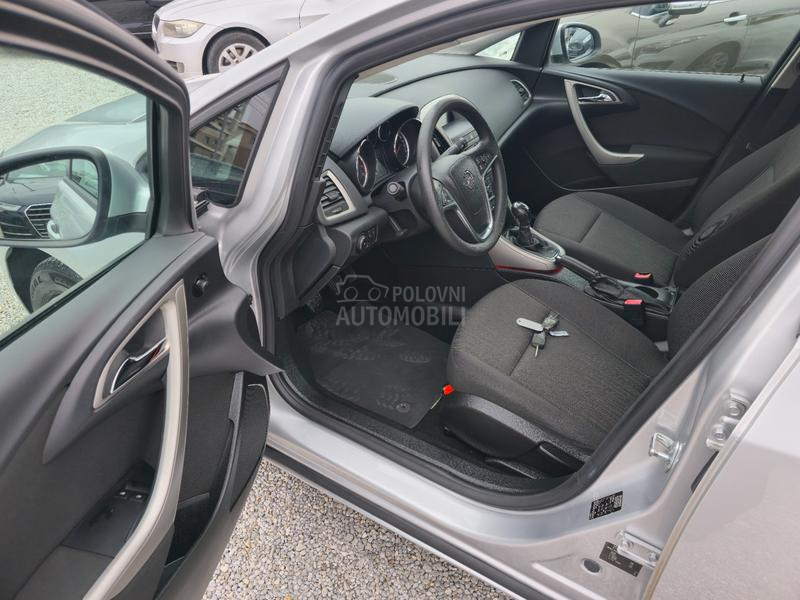 Opel Astra J 1.4 Edition