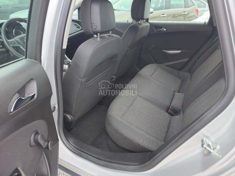 Opel Astra J 1.4 Edition