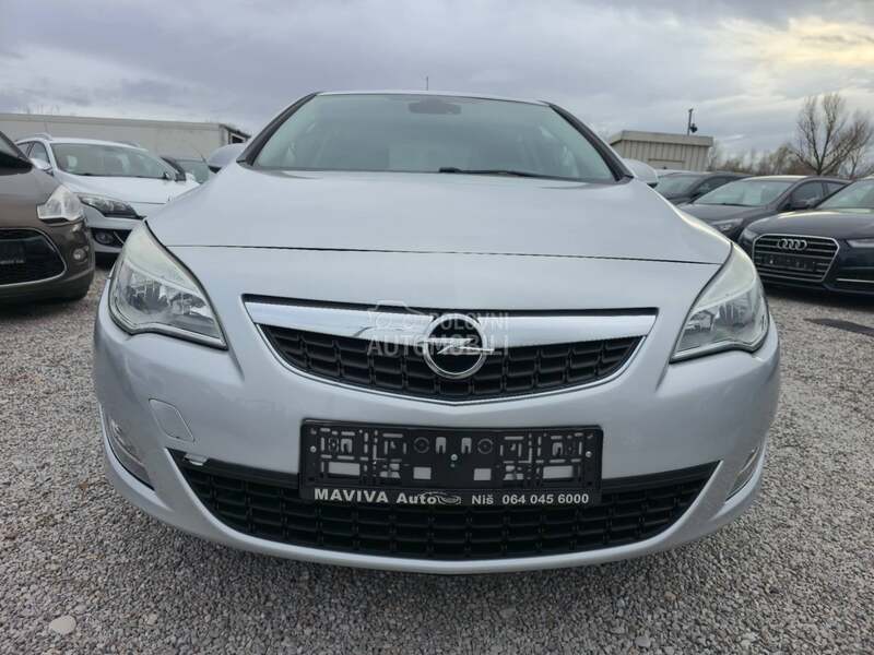 Opel Astra J 1.4 Edition
