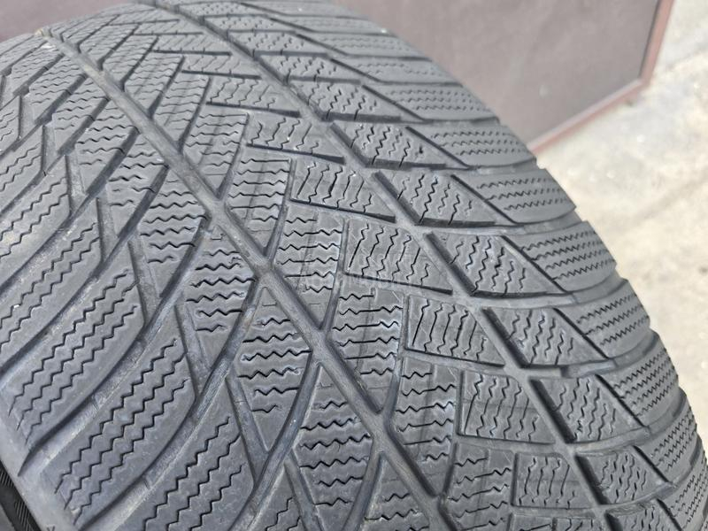 Bridgestone 275/45 R20 Zimska