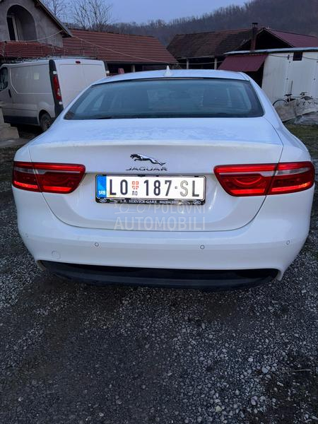 Jaguar XE 