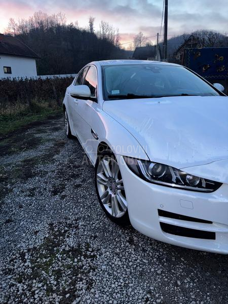 Jaguar XE 
