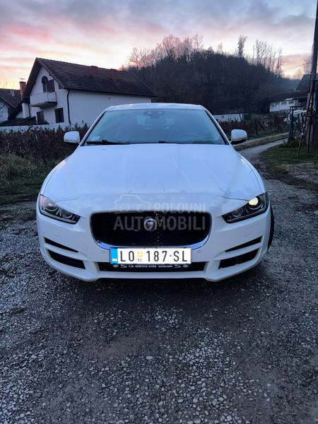 Jaguar XE 