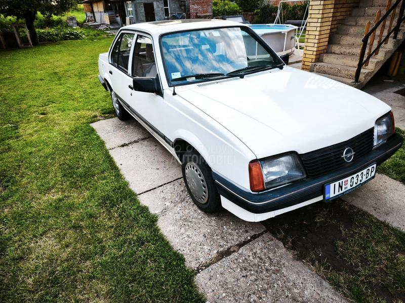 Opel Ascona 
