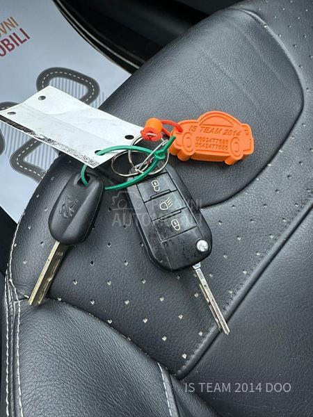 Peugeot 2008 1.6e-HDI FELINE N0V