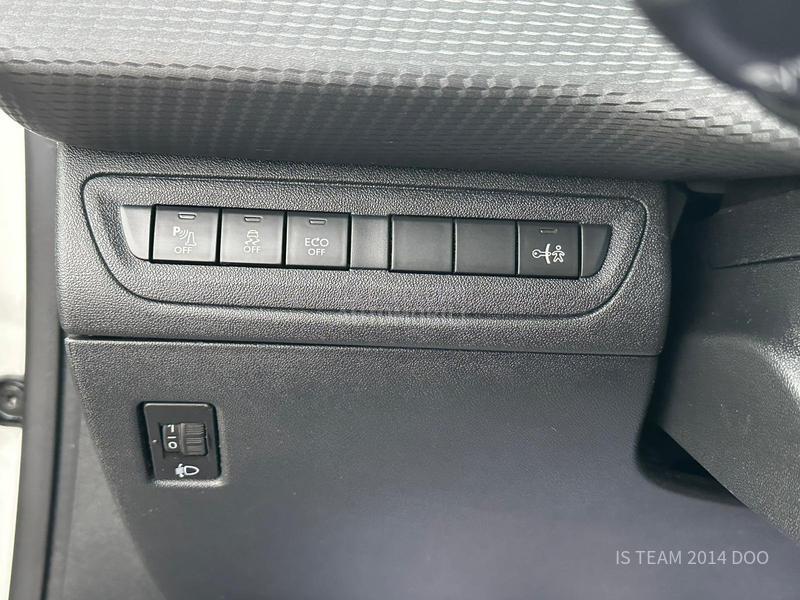 Peugeot 2008 1.6e-HDI FELINE N0V