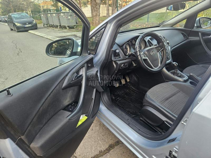 Opel Astra J 