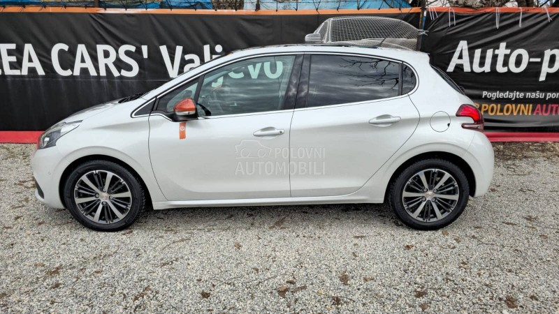 Peugeot 208 Roland Garros/Automa
