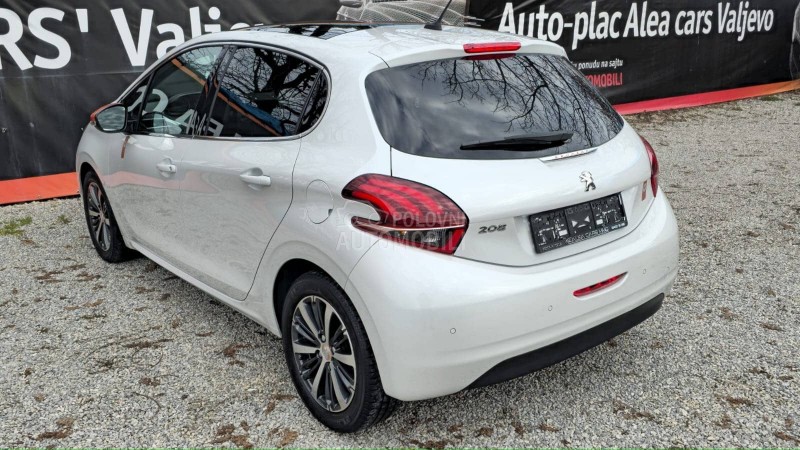 Peugeot 208 Roland Garros/Automa