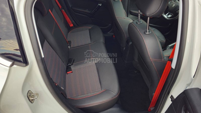 Peugeot 208 Roland Garros/Automa