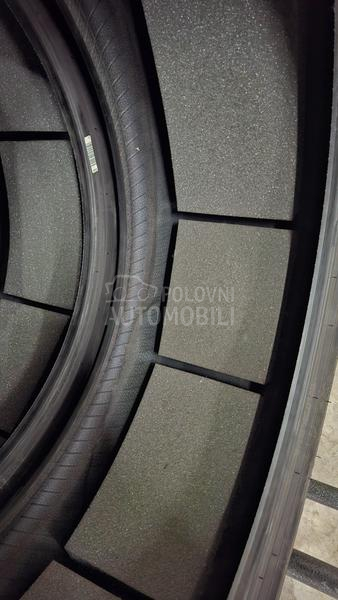 Pirelli 275/35 R21 Zimska