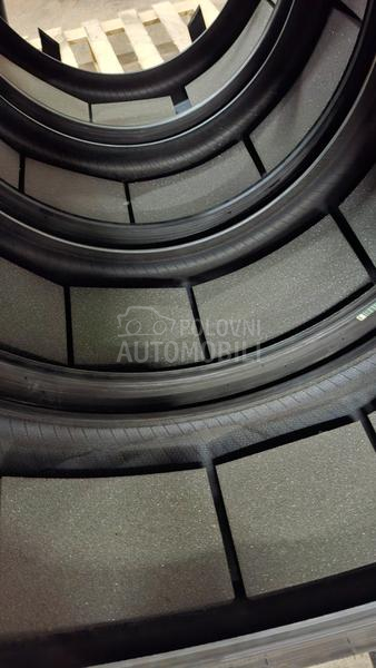 Pirelli 275/35 R21 Zimska