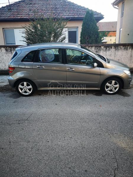 Mercedes Benz B 200 