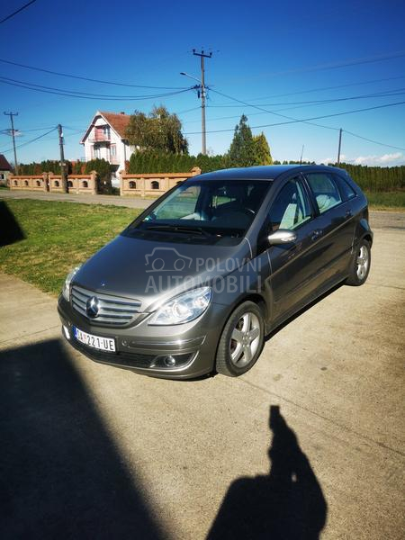 Mercedes Benz B 200 