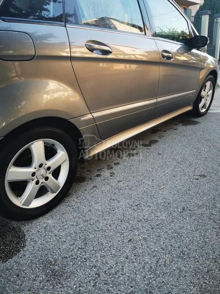 Mercedes Benz B 200 