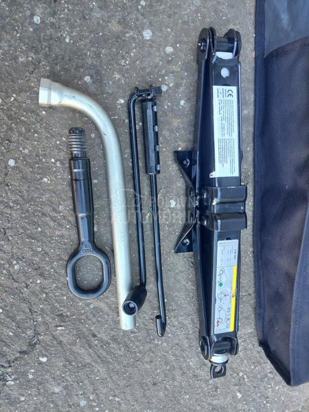 Komplet za Passat B8