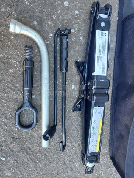 Komplet za Passat B8