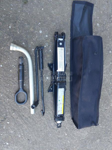 Komplet za Passat B8