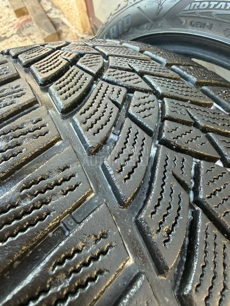 Goodyear 225/45 R18 Zimska