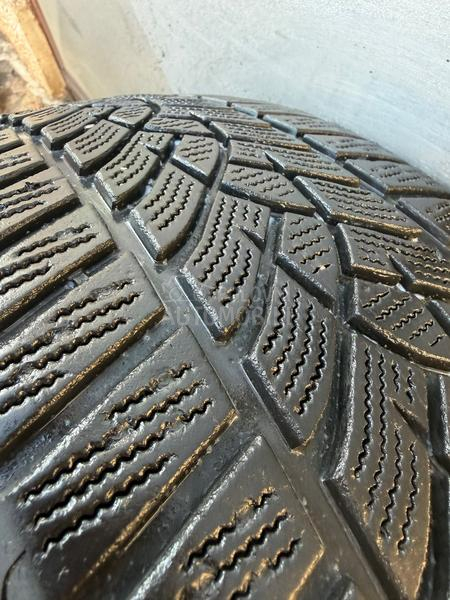 Goodyear 225/45 R18 Zimska