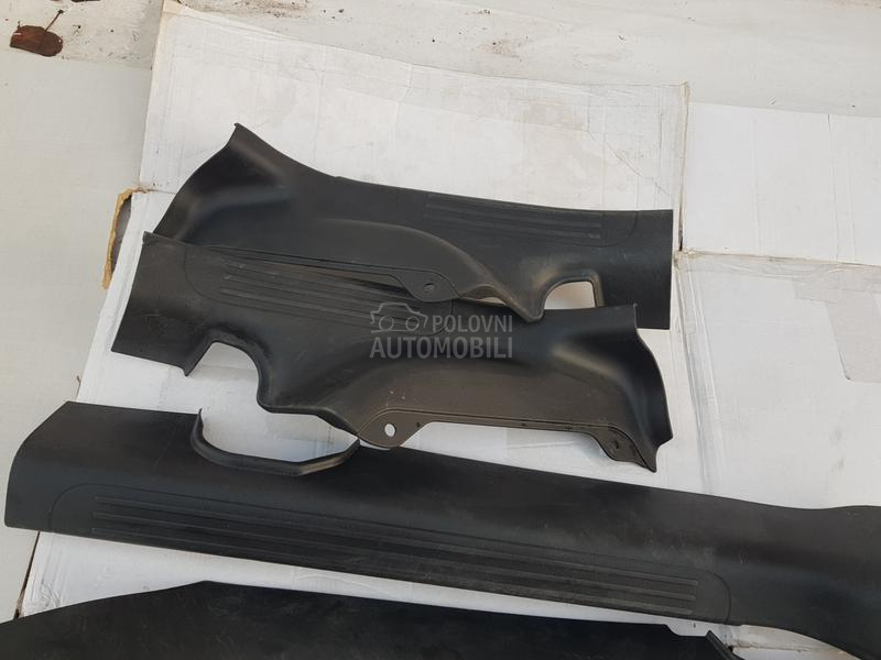 PLASTIKE UNUTRAŠNJE PRAGOVA