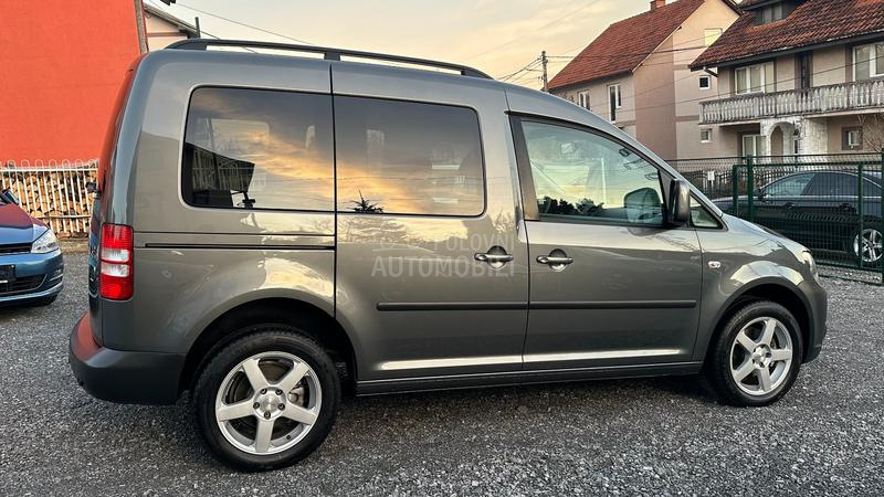 Volkswagen Caddy 1.6 TDI IZUZEETAN