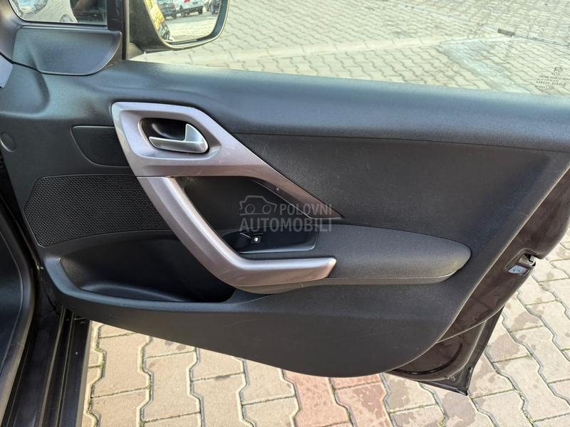 Peugeot 2008 1.2 b t.o.p