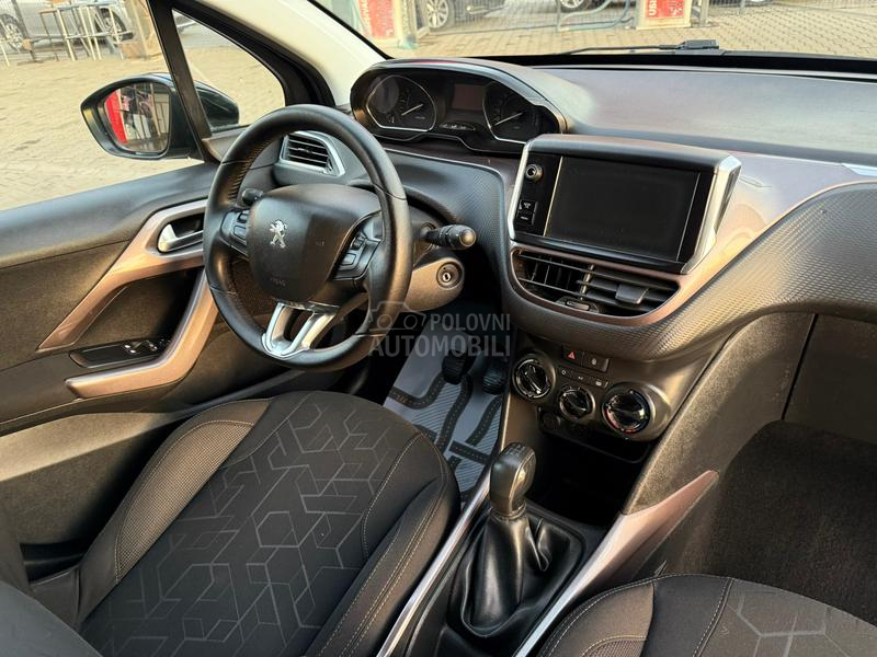 Peugeot 2008 1.2 b t.o.p