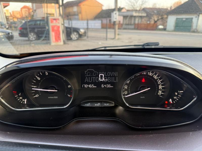 Peugeot 2008 1.2 b t.o.p