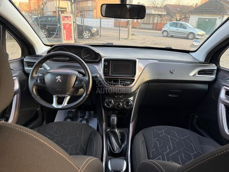 Peugeot 2008 1.2 b t.o.p
