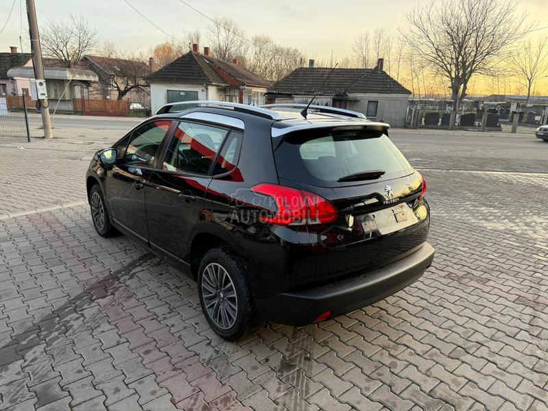 Peugeot 2008 1.2 b t.o.p