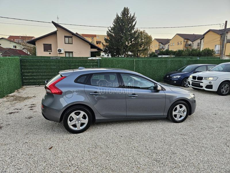 Volvo V40 2.0d//Oprema//Stanje