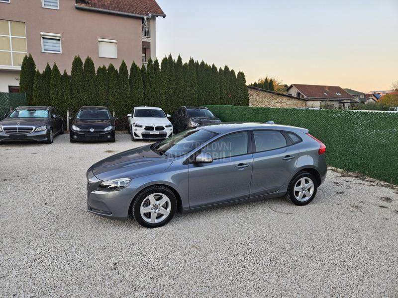 Volvo V40 2.0d//Oprema//Stanje