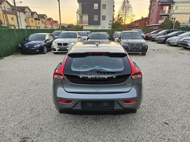 Volvo V40 2.0d//Oprema//Stanje