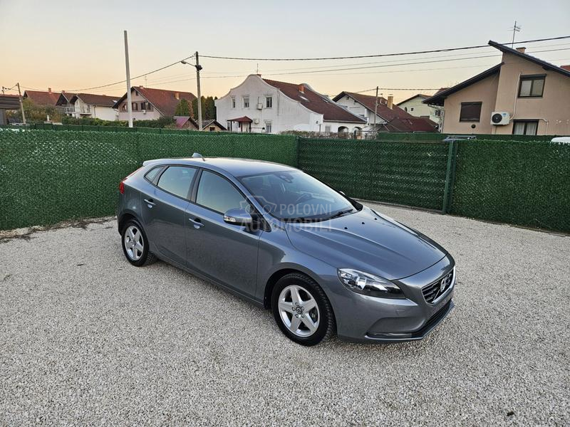 Volvo V40 2.0d//Oprema//Stanje